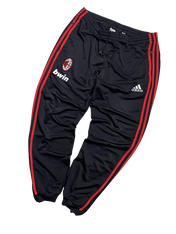 Fekete Adidas melegítőnadrág piros csíkokkal, AC Milan logóval és bwin felirattal