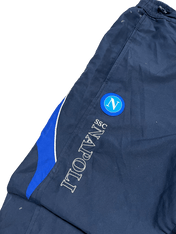 SSC Napoli logós, sötétkék vintage streetwear melegítőnadrág közelről