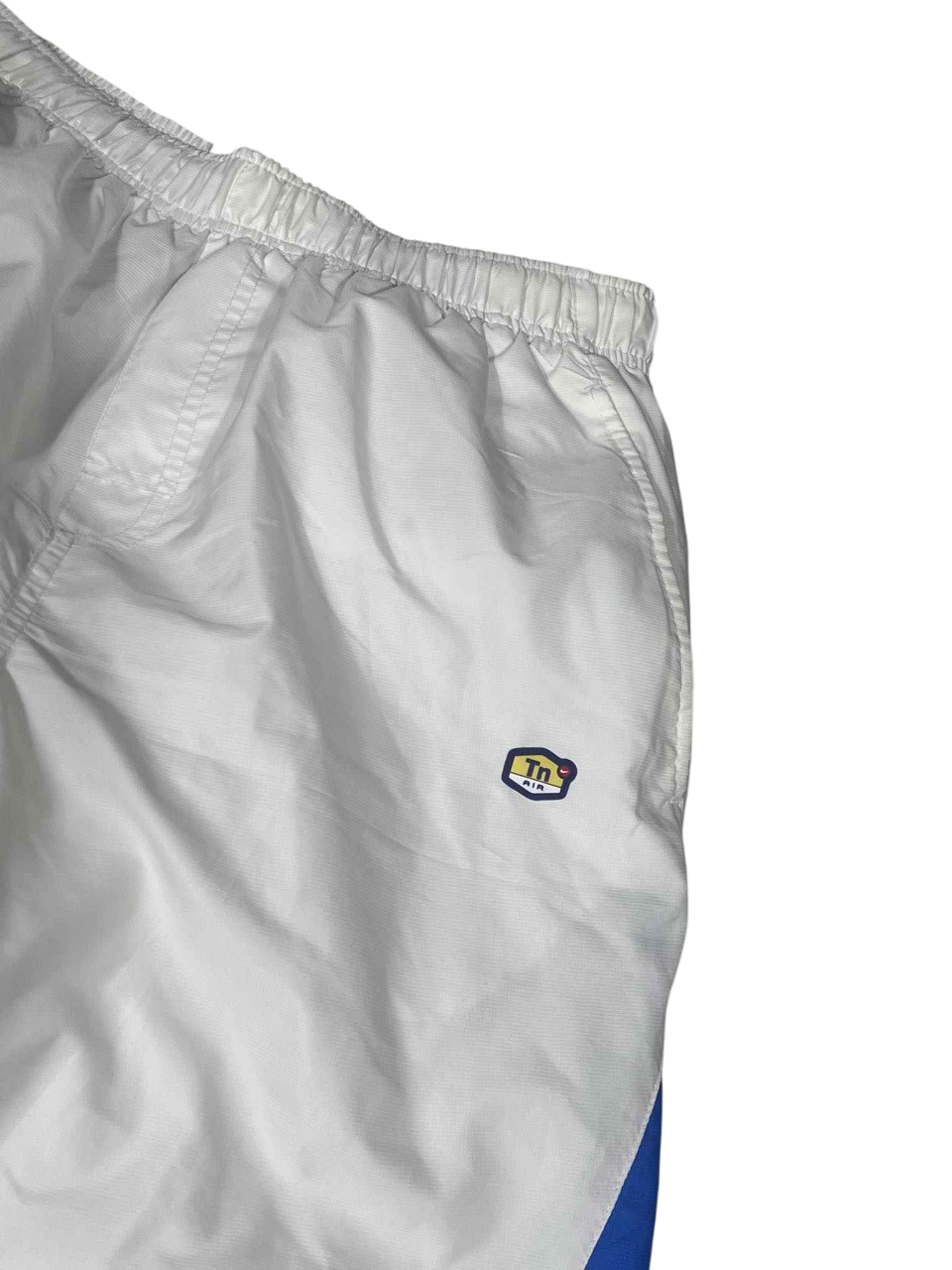 Fehér vintage Nike Tn Air streetwear rövidnadrág kék részlettel, gumis derékkal