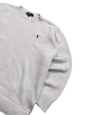 Fehér, kötött Ralph Lauren pulóver, vintage streetwear stílus, hímzett logóval.