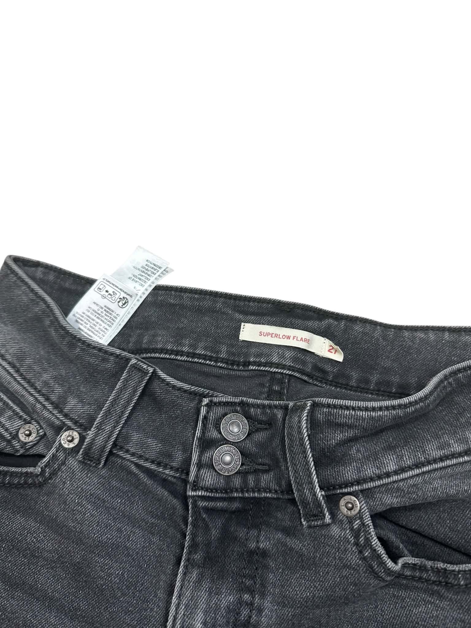 Levis Vintage Flared Jeans (XS)