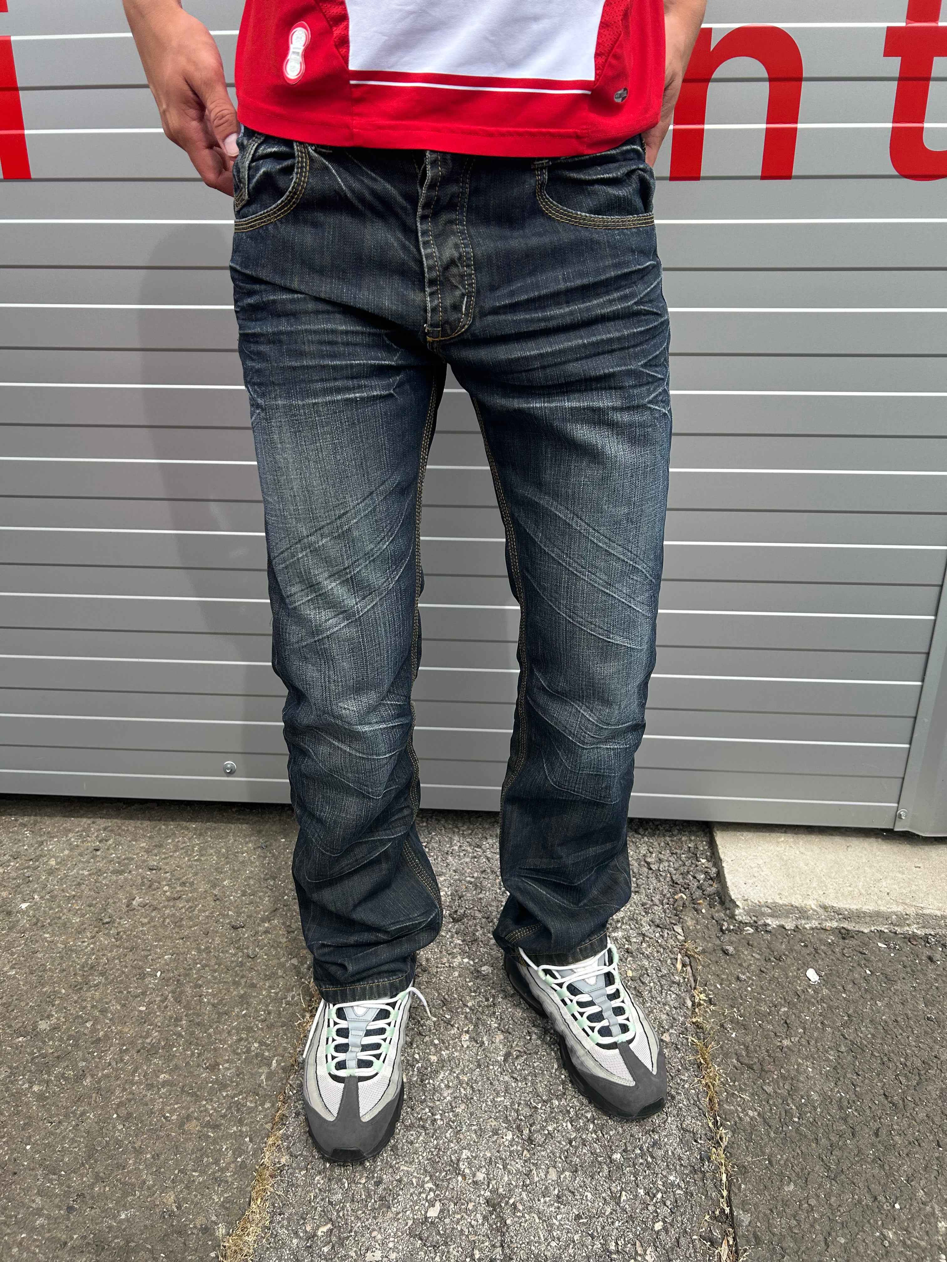 *WASHED* Y2K SWAG JEANS (M)