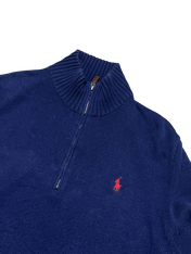 Sötétkék vintage félzip pulóver magas nyakú, hímzett piros logóval, streetwear stílus