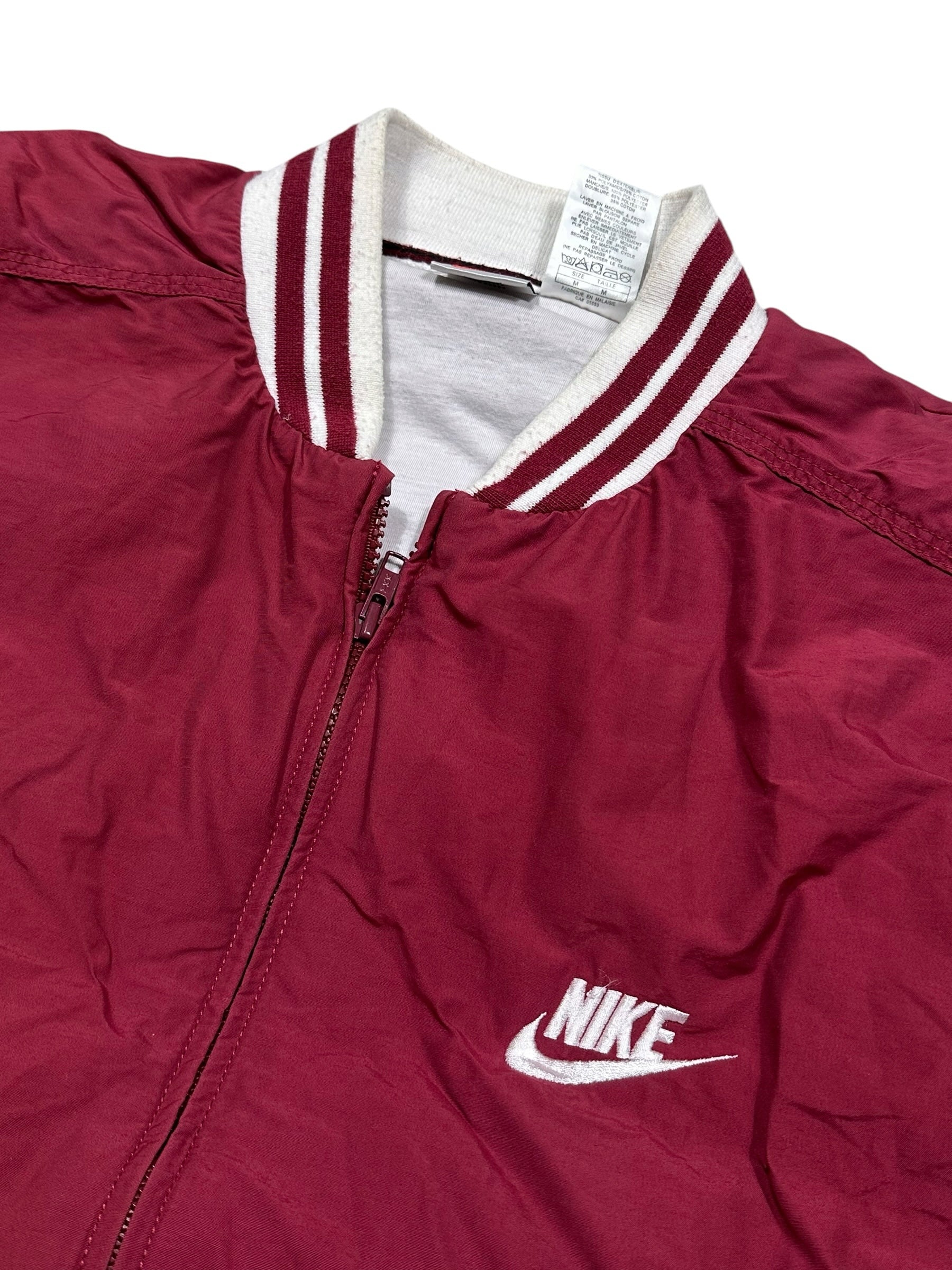 Candy Streetwear bordó és fehér Nike vintage baseball dzseki csíkos passzés nyakkal és hímzett logóval