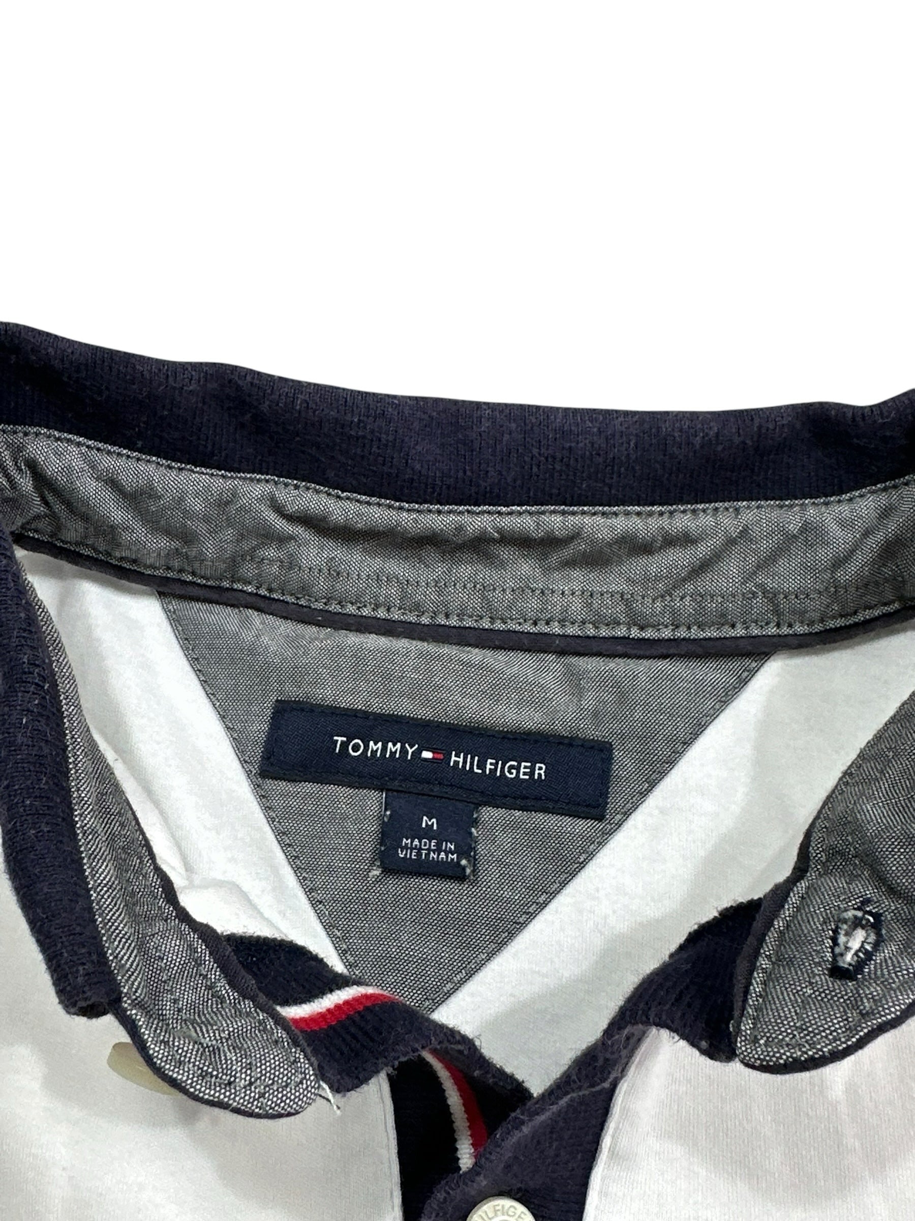 Candy Streetwear Tommy Hilfiger fehér férfi pólóing sötétkék gallérral és márkajelzéssel ellátott belső címkével
